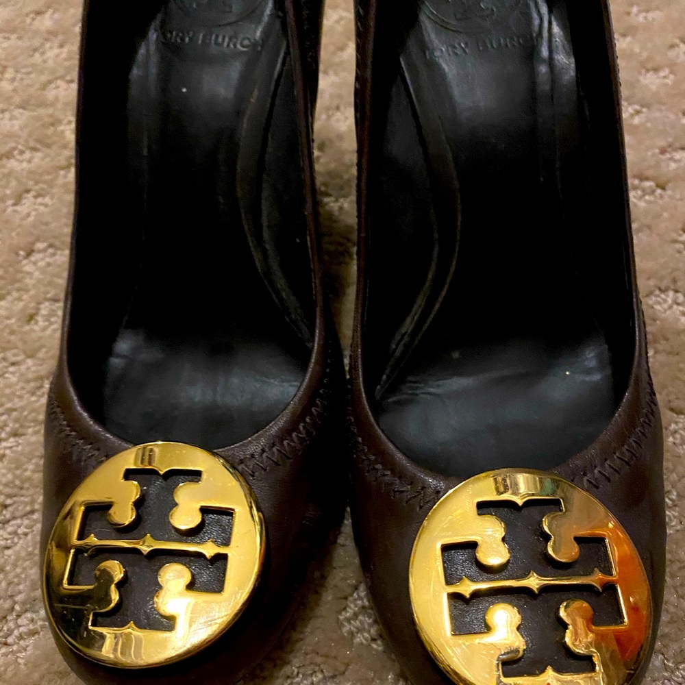 Chocolate brown Tory Burch logo wedge